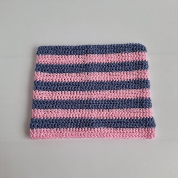 Gehaakte muts | Lichtroze en denimblauw