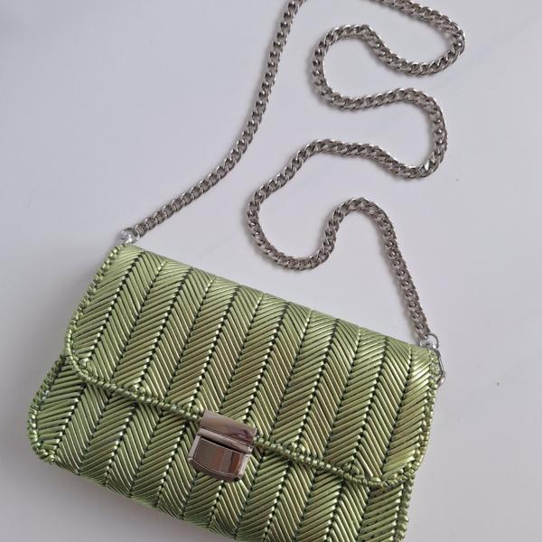 Geweven crossbody tas | Metallic groen en zilver