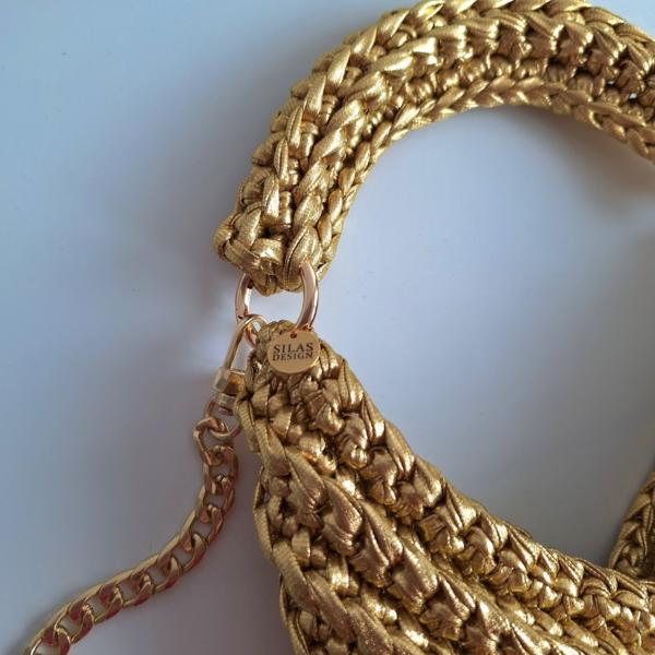 Gehaakte crossbody tas 'Metallic goud'