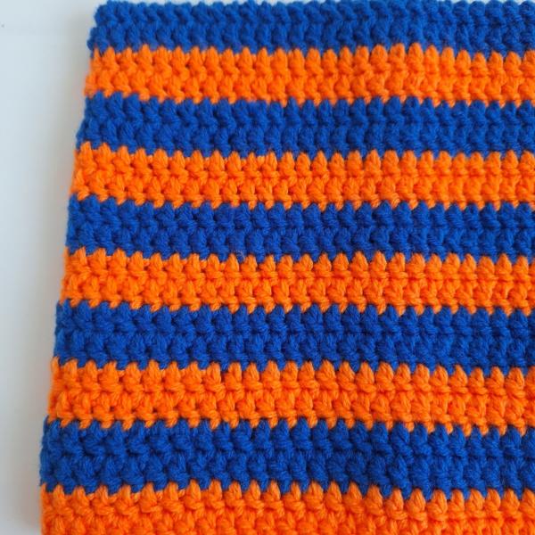 Gehaakte muts | Kobaltblauw en oranje