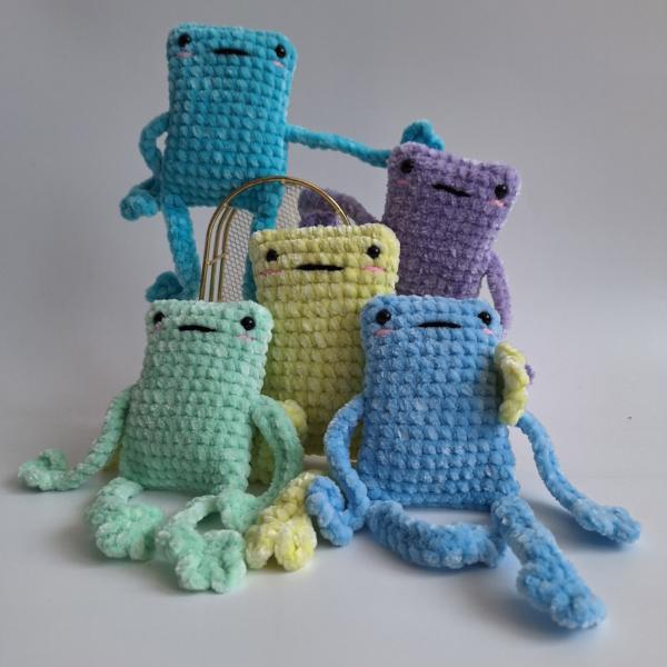 Gehaakte knuffel 'Lichtblauwe kikker'