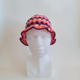 Gehaakte bucket hat | Pasteloranje, koraaloranje, Barbie roze, aubergine paars en paars