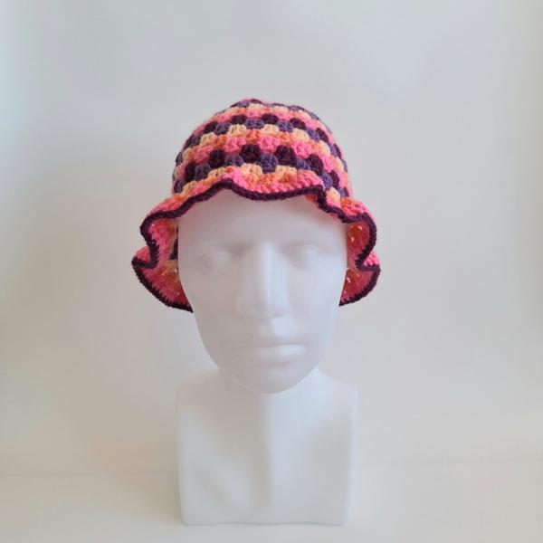 Gehaakte bucket hat | Pasteloranje, koraaloranje, Barbie roze, aubergine paars en paars