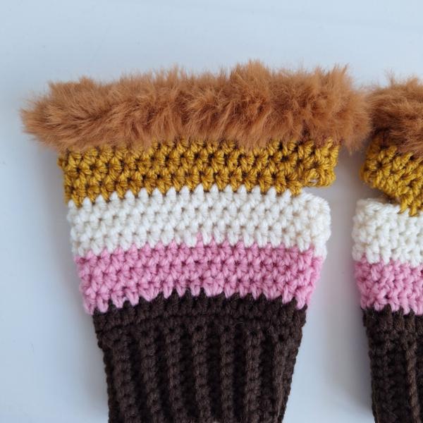 Gehaakte handschoenen - gehaakte vingerloze handschoenen | Donkerbruin, lichtroze, crème, okergeel en karamelbruin