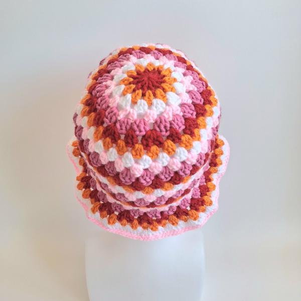 Gehaakte bucket hat | Pride lesbische vlag