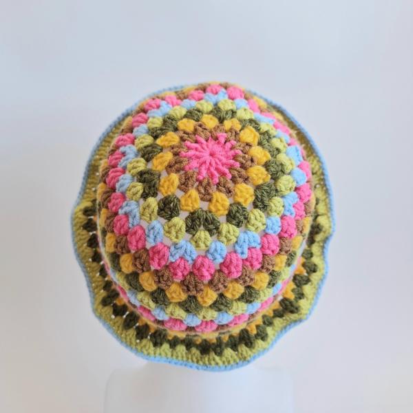 Gehaakte bucket hat | Knalroze, lichtbruin, geel, donkergroen, limegroen en lichtblauw