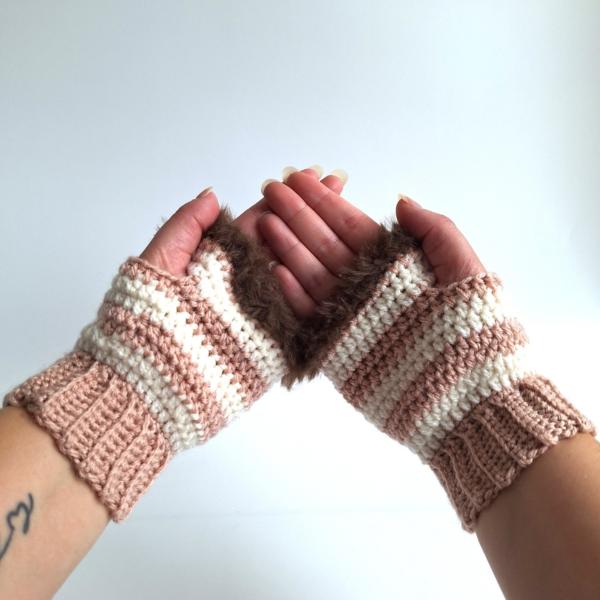 Gehaakte handschoenen - gehaakte vingerloze handschoenen | Poeder roze, crème en bruin