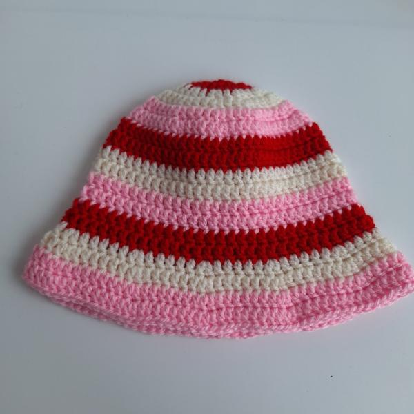 Gehaakt baby zonnehoedje 'Roze, rood en crème'