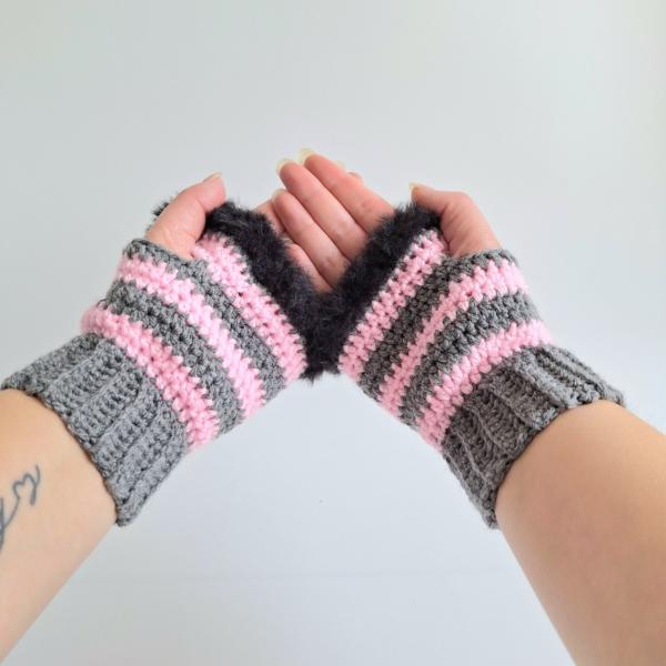 Gehaakte handschoenen - gehaakte vingerloze handschoenen | Donkergrijs, lichtroze en zwart