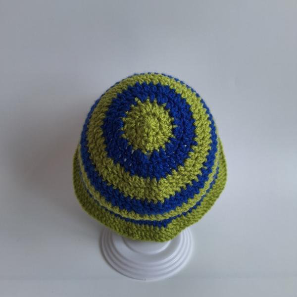 Gehaakt baby zonnehoedje 'Groen en blauw'