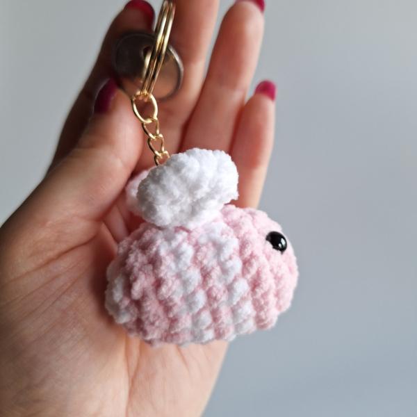 Gehaakte sleutelhanger | Roze en witte bij