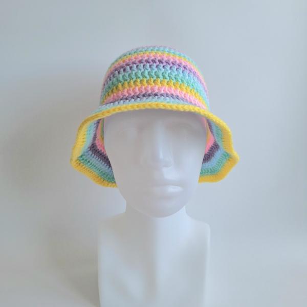 Gehaakte bucket hat | Pastel regenboog