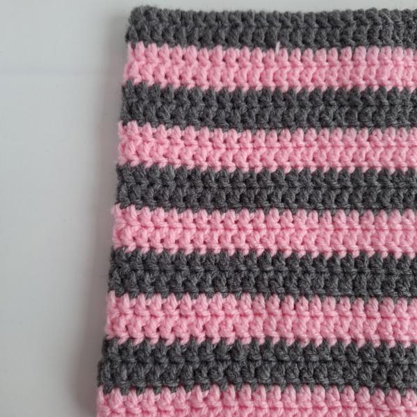 Gehaakte muts | Lichtroze en donkergrijs