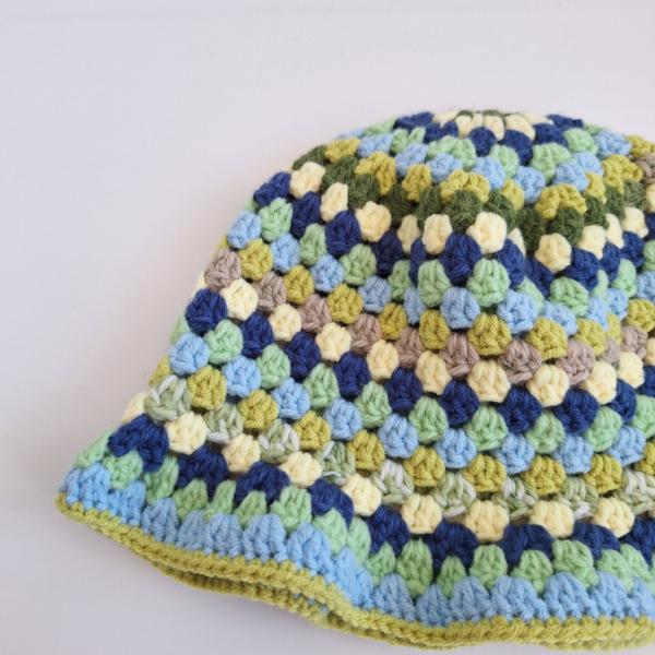 Gehaakte bucket hat | Donkergroen, geel, donkerblauw, mintgroen, lichtblauw, limegroen en beige
