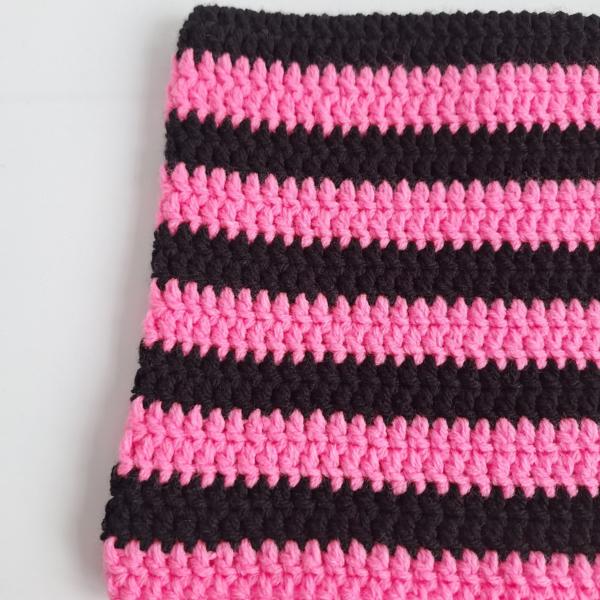 Gehaakte muts | Zwart en neon roze