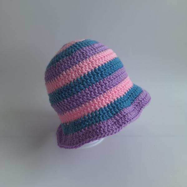 Gehaakt baby zonnehoedje 'Roze, blauw en lila'