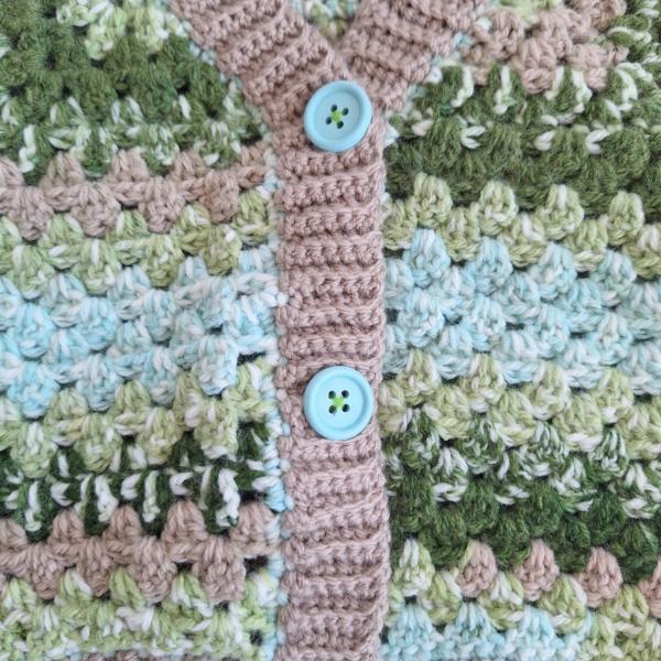 Gehaakt baby vestje | Beige, Blauw en groen camo