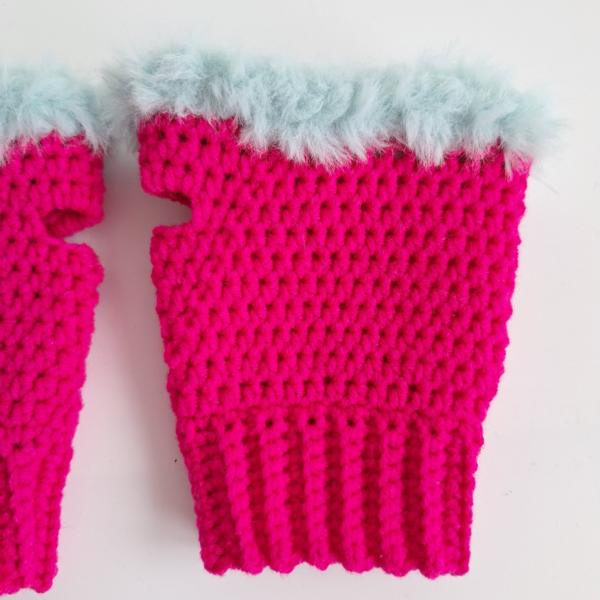 Gehaakte handschoenen - gehaakte vingerloze handschoenen | Knalroze en lichtblauw