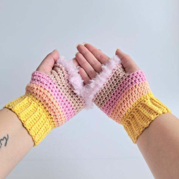 Gehaakte handschoenen - gehaakte vingerloze handschoenen | Geel, perzik, lichtroze en poederroze