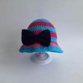 Gehaakt baby zonnehoedje 'Roze en blauw met strik'
