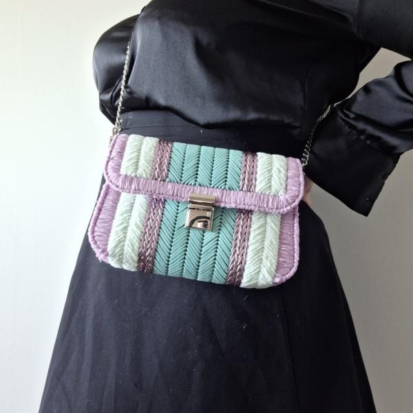 Geweven crossbody tas | Turquoise, lila, pastel geel en zilver