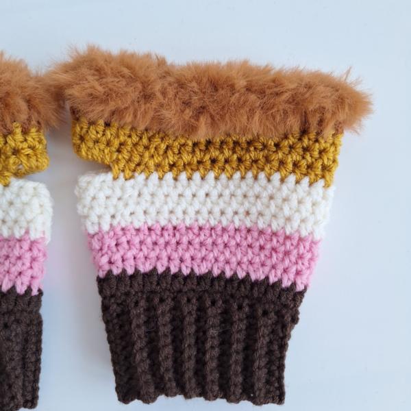 Gehaakte handschoenen - gehaakte vingerloze handschoenen | Donkerbruin, lichtroze, crème, okergeel en karamelbruin