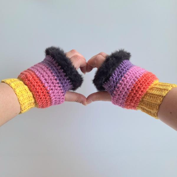 Gehaakte handschoenen - gehaakte vingerloze handschoenen | Geel, koraaloranje, lavendel, paars en zwart