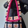 Thumbnail for Gehaakte granny square tas | Zwart, roze en geel