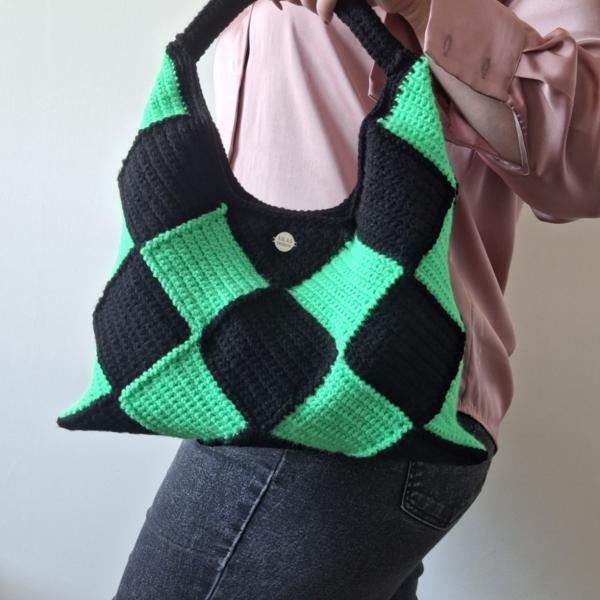 Gehaakte checker handtas 'Zwart en neon groen'