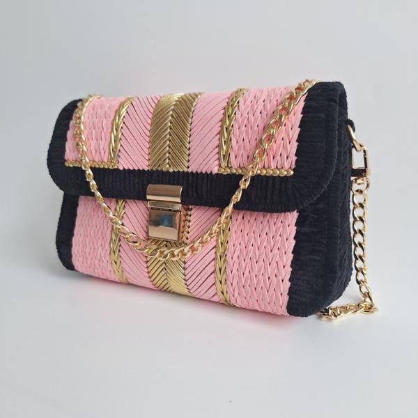 Geweven crossbody tas | Lichtroze, zwart en goud