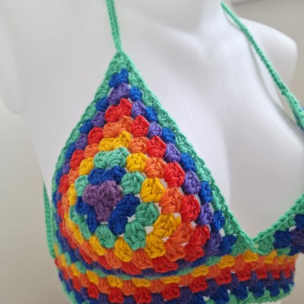 Gehaakt topje 'Pride regenboog vlag'