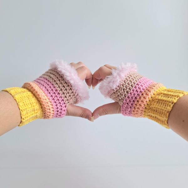 Gehaakte handschoenen - gehaakte vingerloze handschoenen | Geel, perzik, lichtroze en poederroze