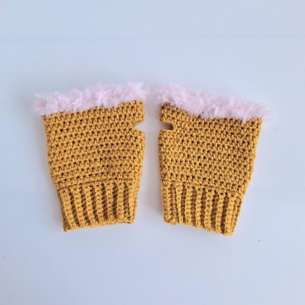 Gehaakte handschoenen - gehaakte vingerloze handschoenen | Okergeel en lichtroze