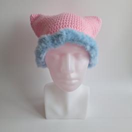 Gehaakte muts met imitatiebont | Lichtroze en lichtblauw