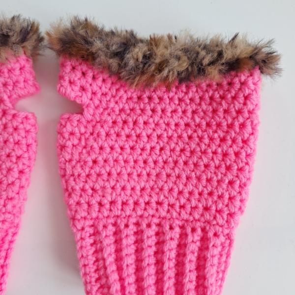 Gehaakte handschoenen - gehaakte vingerloze handschoenen | Neon roze en bruin gemêleerd