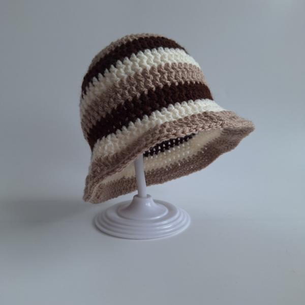 Gehaakt baby zonnehoedje 'Bruin, crème en beige'