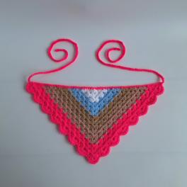 Gehaakte bandana 'Knalroze, beige, lichtblauw en wit'