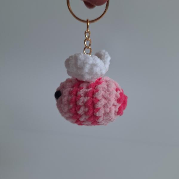 Gehaakte sleutelhanger 'Framboos bij'