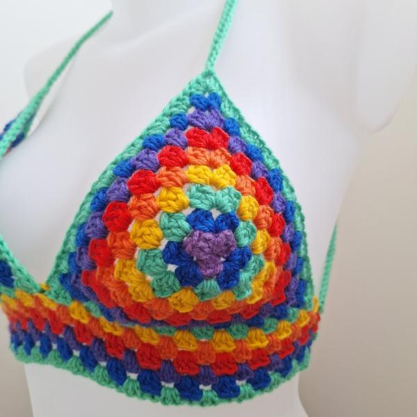 Gehaakt topje 'Pride regenboog vlag'