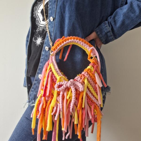 Gehaakte crossbody tas | Lichtroze, oranje en geel