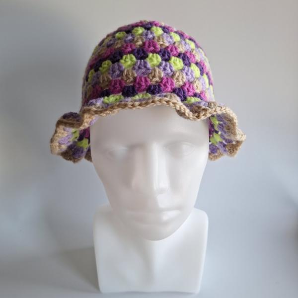 Gehaakte bucket hat 'Druif'