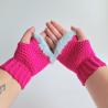 Thumbnail for Gehaakte handschoenen - gehaakte vingerloze handschoenen | Knalroze en lichtblauw