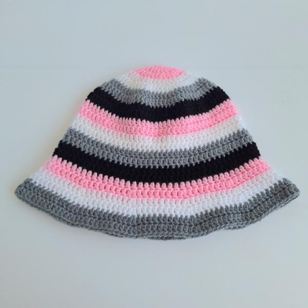 Gehaakte bucket hat | Roze, wit, grijs en zwart