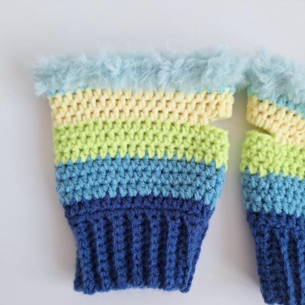 Gehaakte handschoenen - gehaakte vingerloze handschoenen | Donkerblauw, blauw, limoengroen, geel en mintgroen