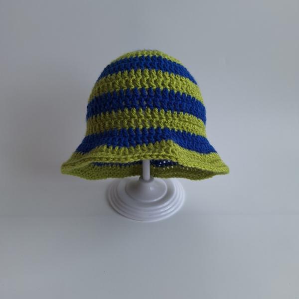 Gehaakt baby zonnehoedje 'Groen en blauw'