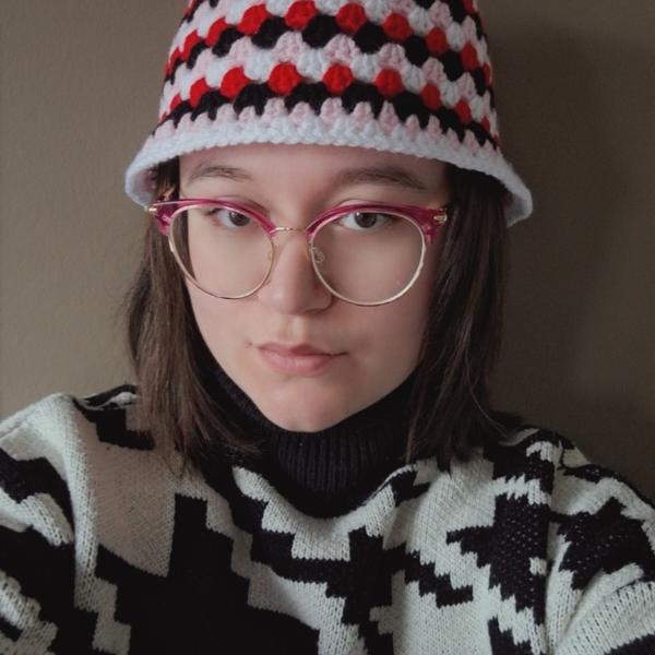 Gehaakte bucket hat | Rood, wit, roze en zwart