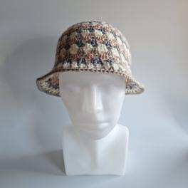 Gehaakte bucket hat | Lichtroze, crème, beige en grijs