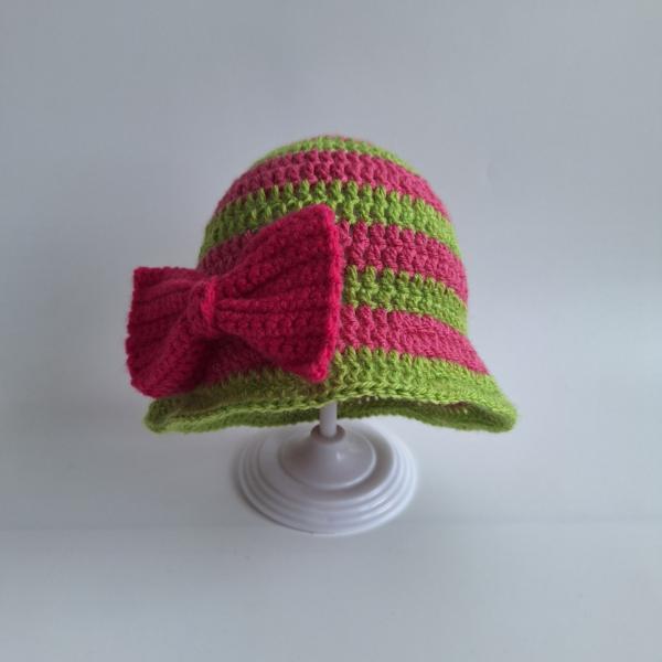 Gehaakt baby zonnehoedje 'Roze en groen met strikje'