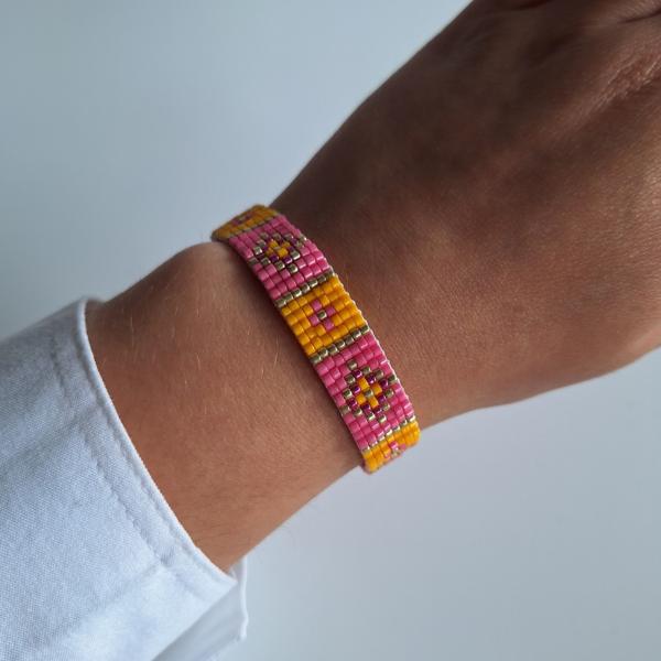 Geweven kralen armband | Geel en roze glas-in-lood