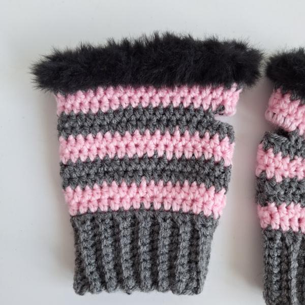 Gehaakte handschoenen - gehaakte vingerloze handschoenen | Donkergrijs, lichtroze en zwart